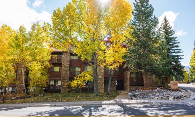 Breckenridge Condo | 2BR Pine Ridge Condo; Ski-In, Walk to Downtown