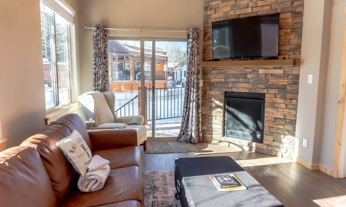 Breckenridge Ski Chalet | 2BR Riverside Chalet, Near Trails
