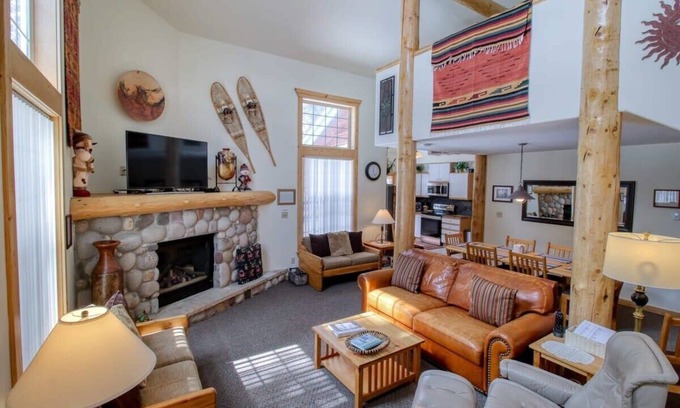 Leadville Cabin | 2BR w/Loft - Fireplace, BBQ, Horseshoe Pit, Swing