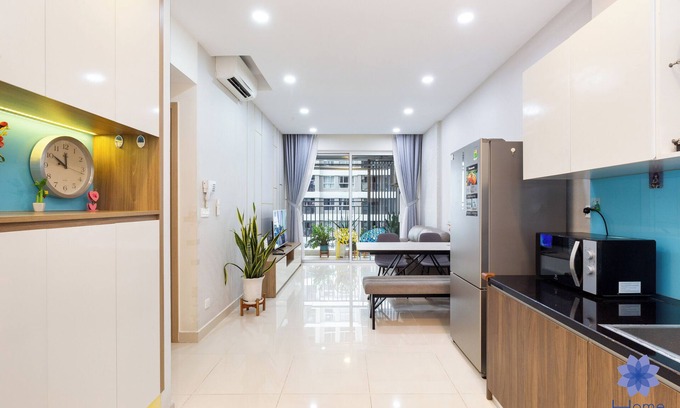 Phu Nhuan Apartment | 2Brs Apartment near Tan Son Nhat Airport, Free Gym & Pool