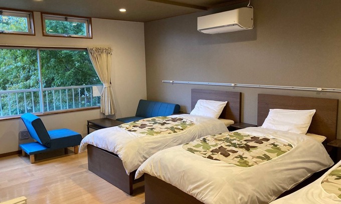 Fujikawaguchiko Hotel | 2F Westernstyle room 1 Small staircase ant room/Minamitsuru-gun Yamanashi