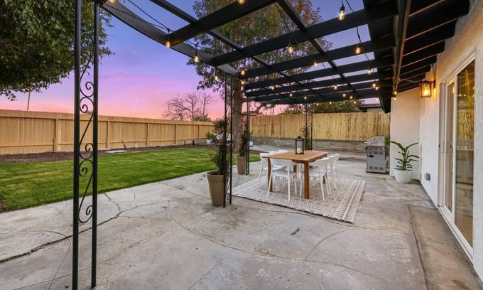 Loma Alta House | *2MilestoOcean*HotTub*FamilyRetreat*