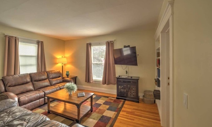 Oneonta Apartment | 2nd Base Apt 2 - All Star Baseball Rentals