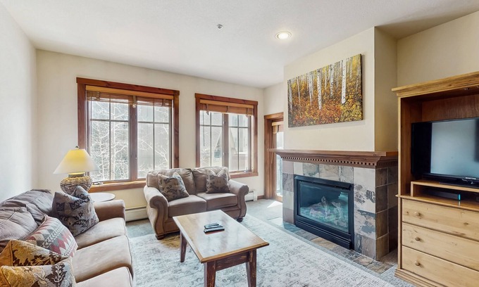 Peak 9 Condo | 2nd-floor condo near downtown with hot tubs, pool & gym - walk to lifts