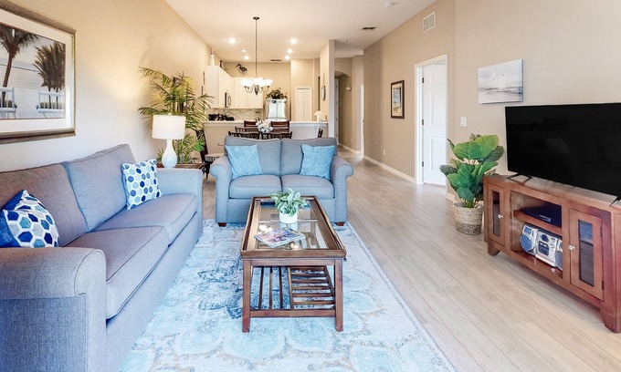Bahama Bay Condo | 2nd floor end condo near Disney w/balcony, sauna, shared pools, tennis court