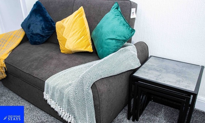 Stoke-on-Trent Apartment | 2ndHomeStays I City I Sleeps 5 I Contractors