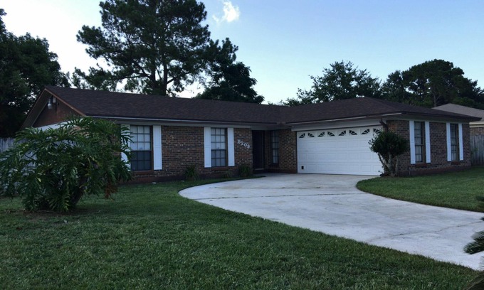 Westside House | 3/2 Beautiful Single Family"BrightHouse" III- 4U