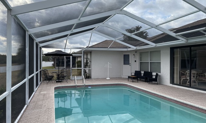 Ocala House | 3/2 spacious house w/screened in pool perfect for a BIG Family.getaway