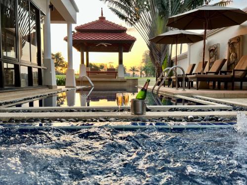 Choeng Thale Villa | 3-4BR Laguna Phuket Golf Course Villa with Pool & Jacuzzi