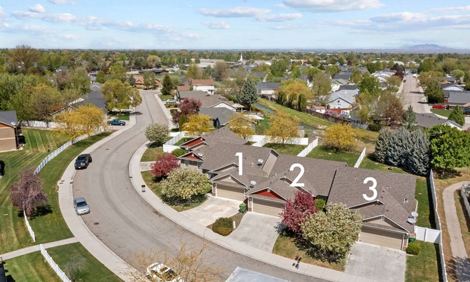 Meridian House | 3 Adjacent Homes | Great for Families | Sleeps 24!