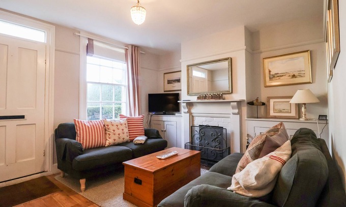 Walberswick Cottage | 3 ALBION COTTAGES, pet friendly, with open fire in Walberswick
