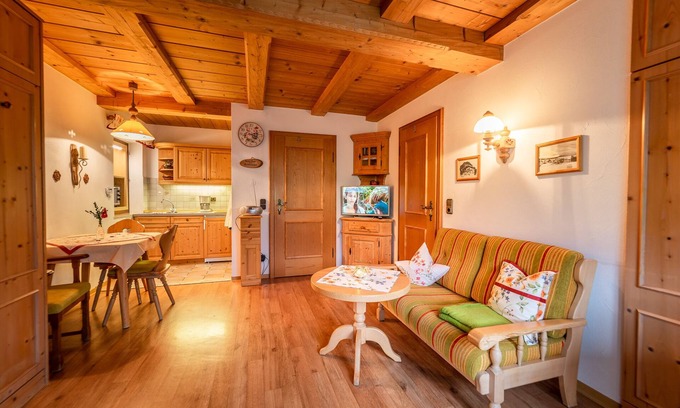 Ruhpolding Apartment | 3 apartment 23sqm, balcony, kitchenette, 1 living/bedroom, max. 2 pers, WLAN