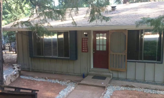 Glencoe House | 3 BDR Mountain Getaway with Bonus Room