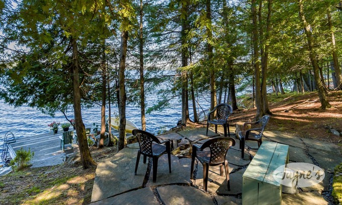 Port Sydney Cottage | 3 bdrm, 2 bath cottage on Mary Lake, Port Sydney, New Renovation!