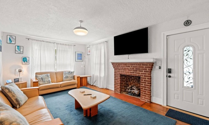 High Point House | 3 Bdrm Home Less Than 1 mile from High Point University.