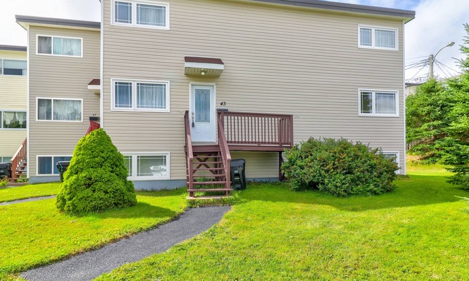 West End House | 3 Bdrm Townhouse with Parking