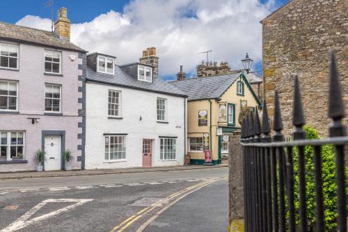Kirkby Lonsdale House | 3 Beck Head Kirkby Lonsdale