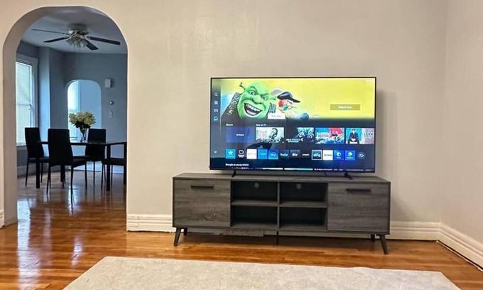 Utica Apartment | 3 bed/1 bath Comfort Apartment in Utica
