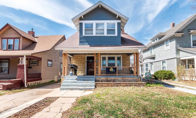 Wichita House | 3 Bed 2 Bath by College Hill w/Fitness Room
