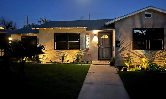 North Hollywood House | 3 Bed/2 Bathroom Remodeled NOHO FUN Pool Home