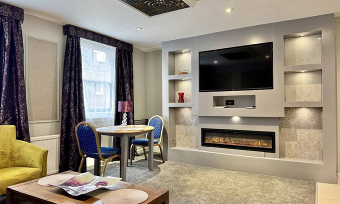 Marylebone Apartment | 3 Bed/3.5 Bath Brand New Duplex, AC, Marylebone