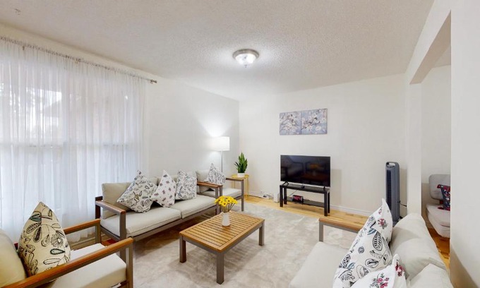 Ajax Apartment | 3-Bed 3-Bath Cozy Vacation House in Ajax, Greater Toronto Area, ON, Canada