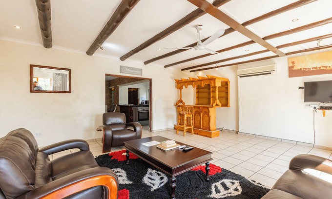 Marloth Park Cabin | 3 Bed - 3 Bath - Luxury Villa - Mpumalangann