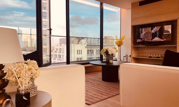 Bunhill Apartment | 3 Bed 3 Bath Penthouse with wraparound terrace in the heart of the City London