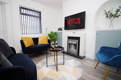 Glyncorrwg House | 3-Bed Afan Valley House - Free Parking