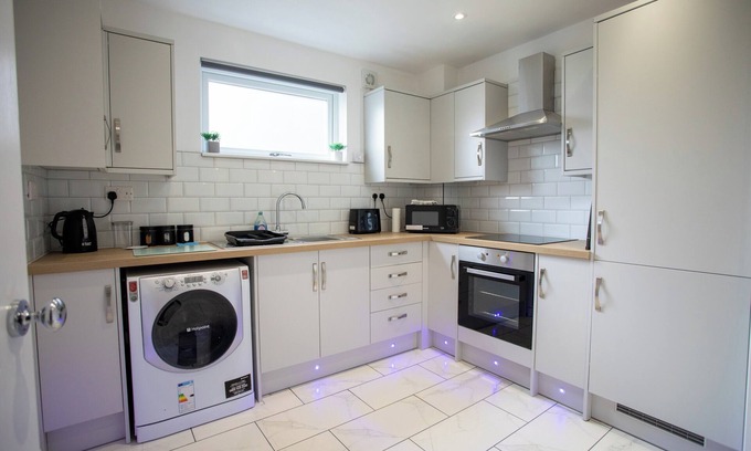 Huddersfield Apartment | 3 bed Apartment in Huddersfield