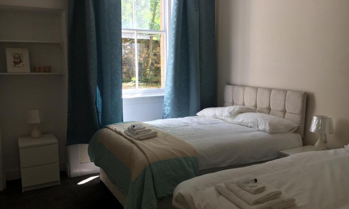Dalry Apartment | 3 Bed Central Apartment - Pet Friendly & Parking