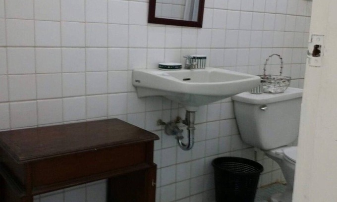 Angeles City House | 3 Bed Comfy Country House with Garden walking distance to SM Mall