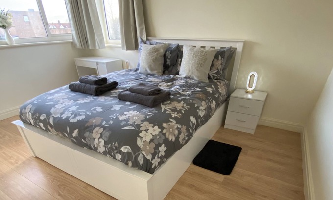 Penrhyn Bay House | 3 Bed House - Sleeps 6 - Garden - Parking - Wifi