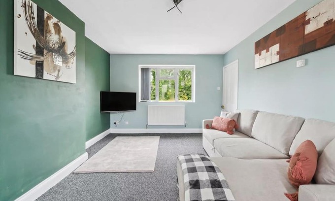 Littlemore House | 3 Bed House up to guests 7 in Oxford