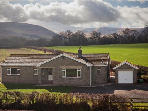 Brecon House | 3 Bed in Brecon Town BN037
