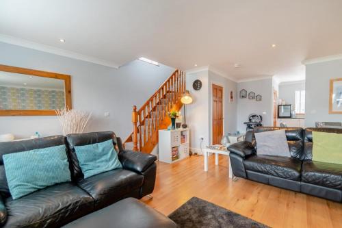 Pembroke House | 3 Bed in Freshwater East oc-t32686
