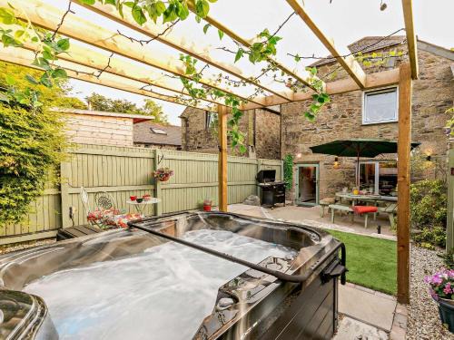 Lanhydrock House | 3 Bed in Lanhydrock 90214