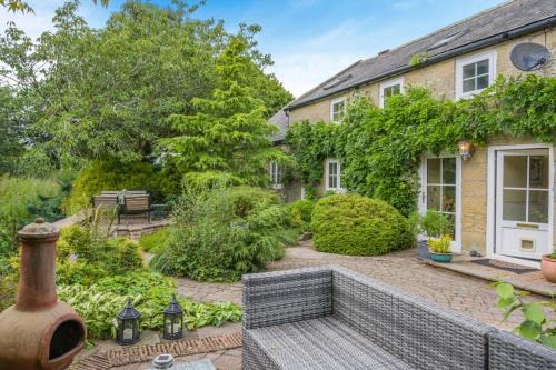Netherton House | 3 Bed in Netherton oc-w32951