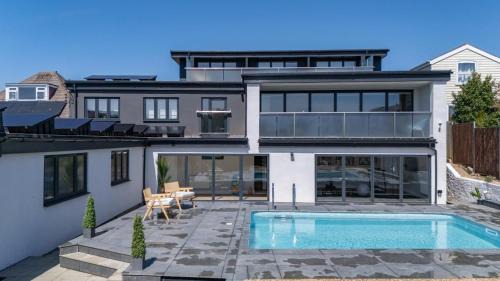 Shanklin House | 3 Bed in Shanklin oc-h33403