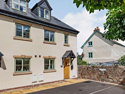 Watchet House | 3 Bed in Watchet 83532