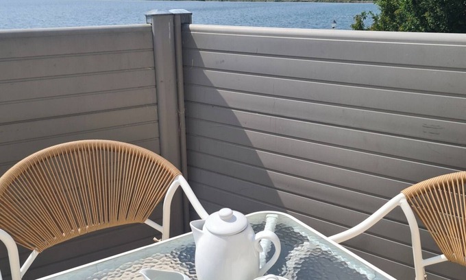 Millom Cabin | 3 Bed Lodge - Sleeps 6 - Parking - Pets - Wifi