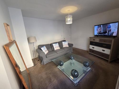 Broadstairs Apartment | 3-Bed Seaside Haven - Sleeps 7 & Pet Friendly