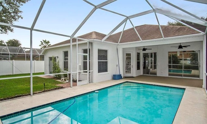 Plant City House | 3 bedroom 2 bath Ranch with pool
