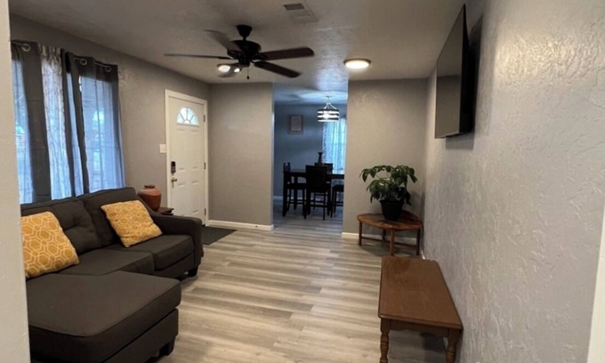 Clayton House | 3-bedroom, 2- Bathroom house in marvelous Clayton, NM with AC, WiFi!