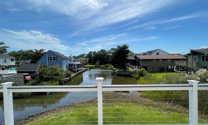 North Myrtle Beach House | 3 bedroom, 2 bath house in the Cherry Grove section of North Myrtle Beach SC