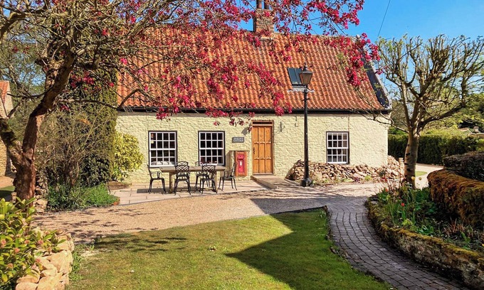 South Ferriby Cottage | 3 bedroom accommodation in Hotham, near Beverley