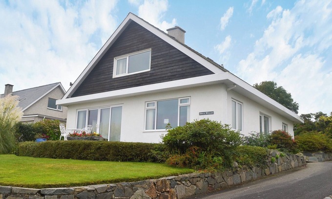 Criccieth Cottage | 3 bedroom accommodation in Criccieth, near Porthmadog