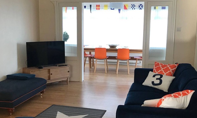 Lydd-on-Sea Cottage | 3 bedroom accommodation in Dungeness
