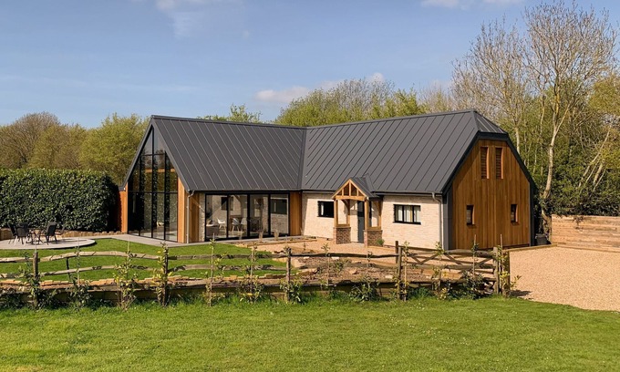 Maidstone Cabin | 3 bedroom accommodation in Sutton Valence, near Maidstone