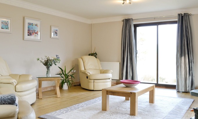 Llanybri Cottage | 3 bedroom accommodation in Llansteffan, near Carmarthen